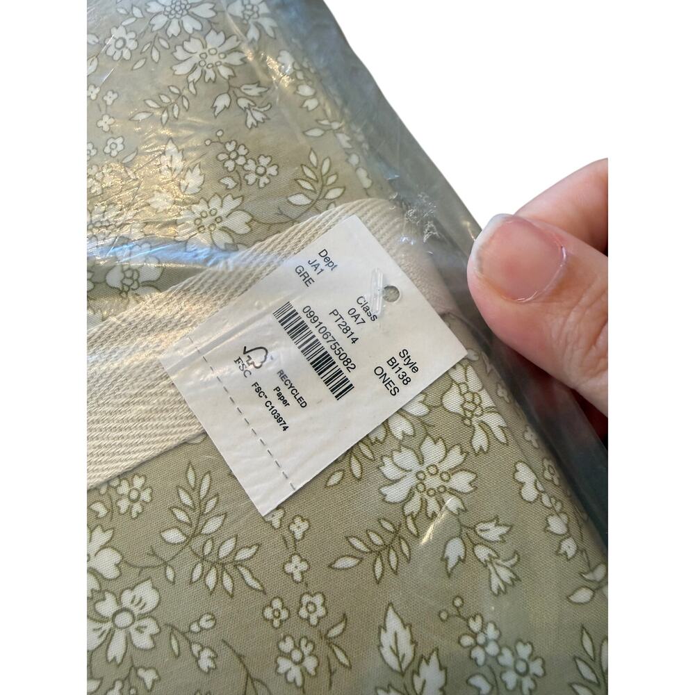 J Crew Limited-Edition King Sheet Set in Liberty - Picture 5 of 6